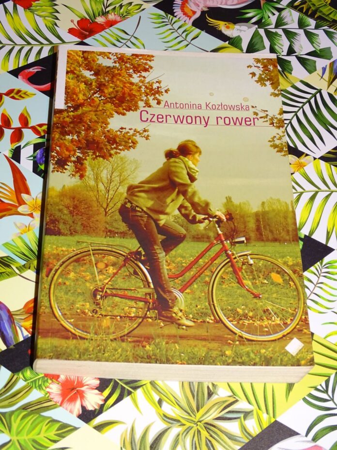 CZERWONY ROWER