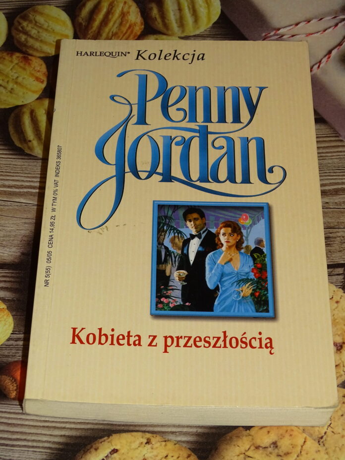 KOBIETA Z PRZESZŁOŚCIĄ KOBIETA Z PRZESZŁOŚCIĄ